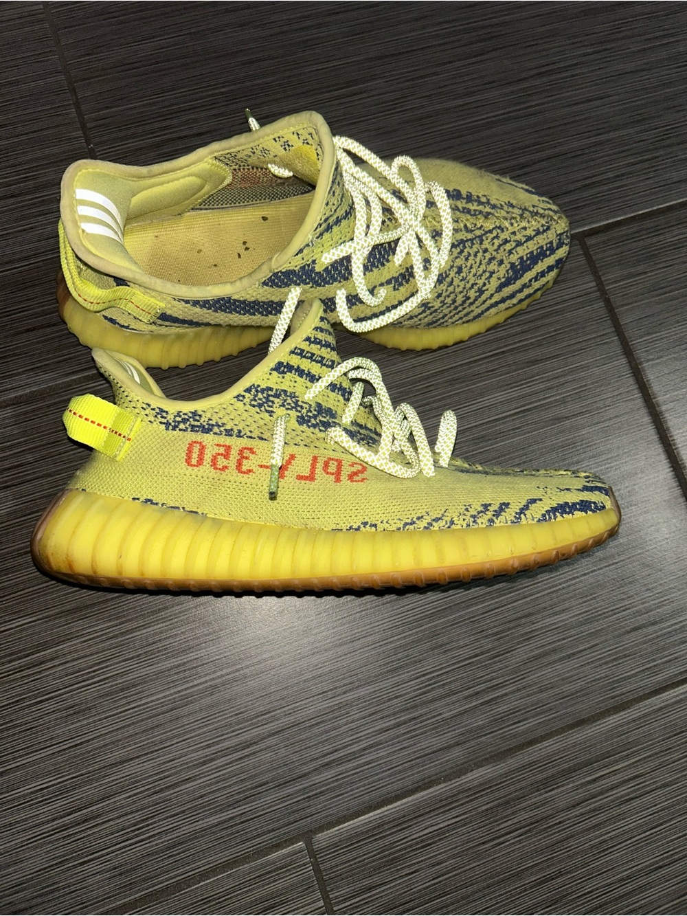 📸📸📸Yeezy Boost 350 V2 Yellow/Blue with Red Stripe